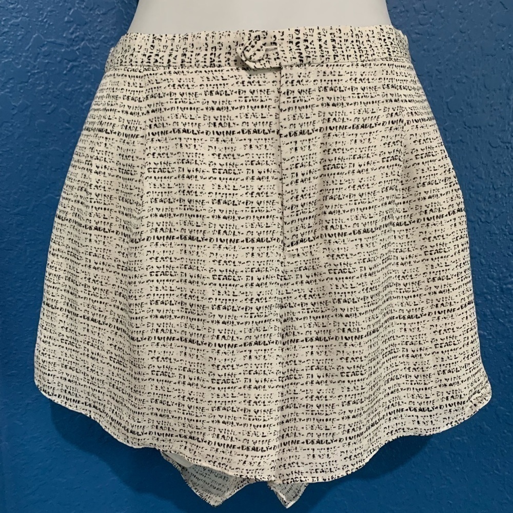 Haute Hippie size 6 women’s silk shorts